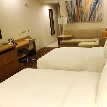 Hyatt Place Shenzhen Airport Номер фото