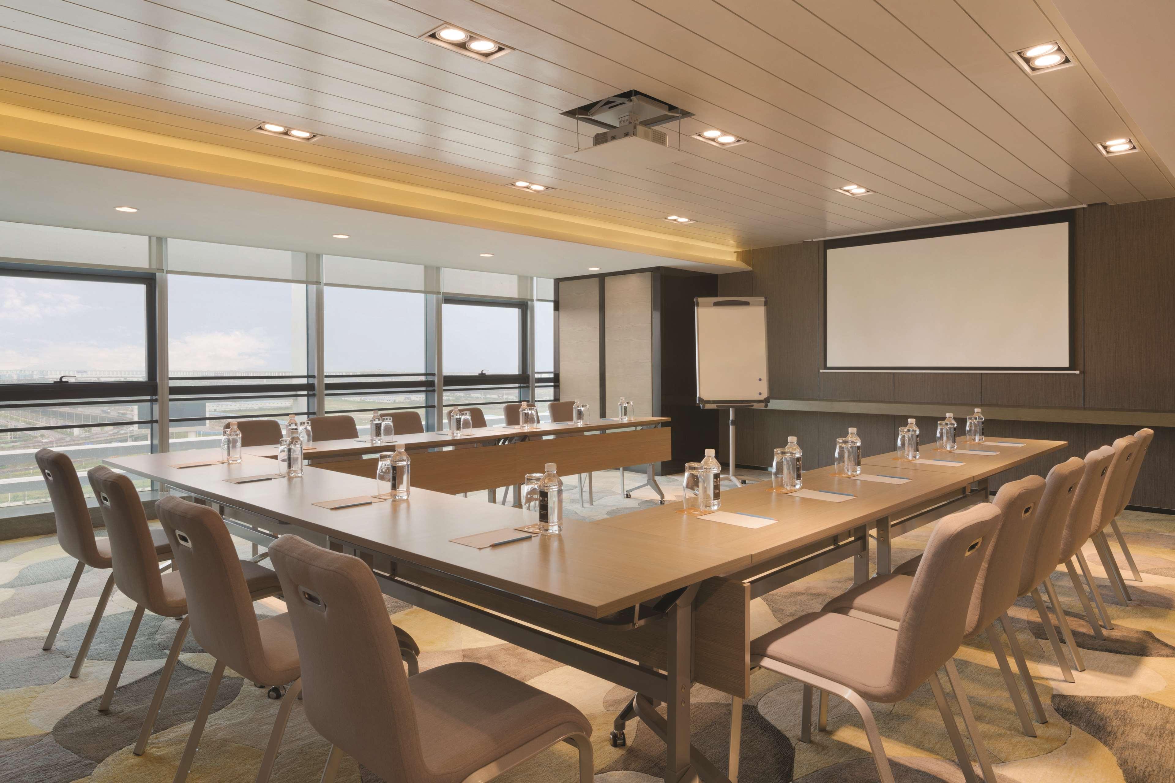 Hyatt Place Shenzhen Airport Экстерьер фото